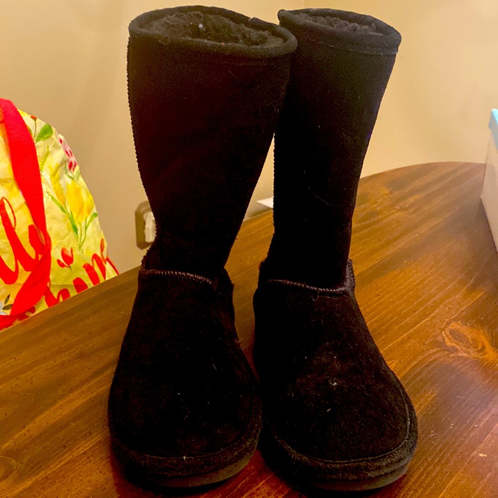 Bear paw boots size 5.5 black